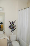 GREENWICH - Residential Lease