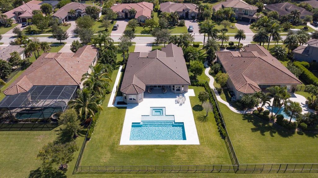 Photo of 7655 Maywood Crest Drive, Palm Beach Gardens, FL 33412 (MLS # R10917008)