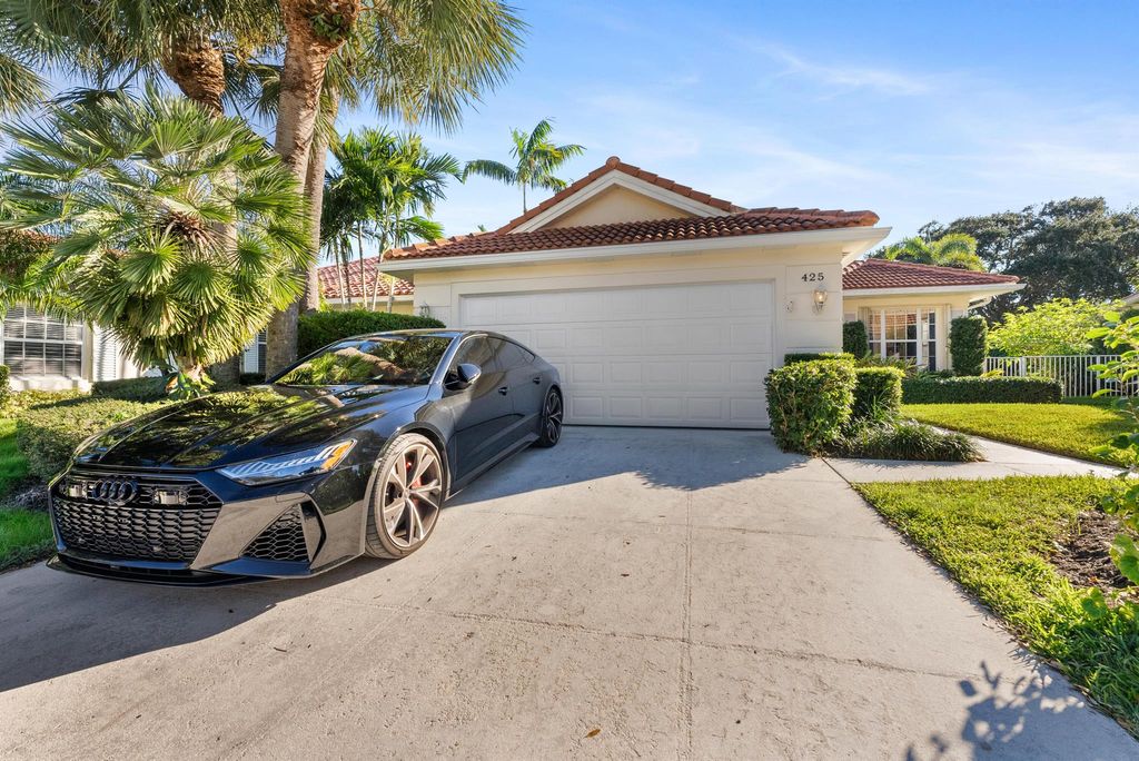 Photo of 425 Kelsey Park Drive, Palm Beach Gardens, FL 33410 (MLS # R11041570)