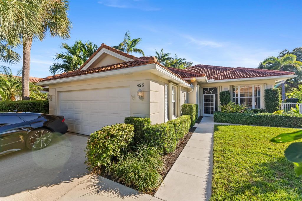 Photo of 425 Kelsey Park Drive, Palm Beach Gardens, FL 33410 (MLS # R11041570)