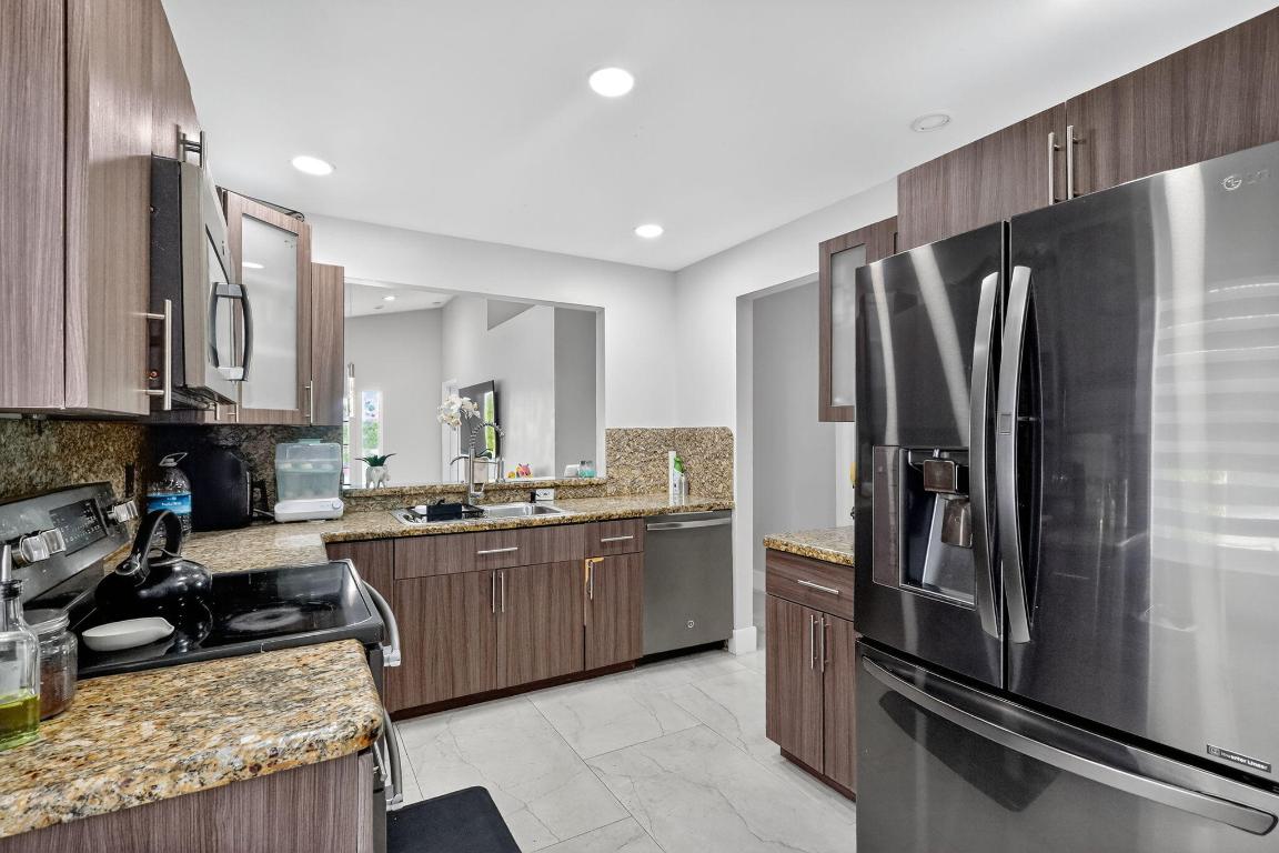 SILVER LAKES PHASE III REPLAT - Residential