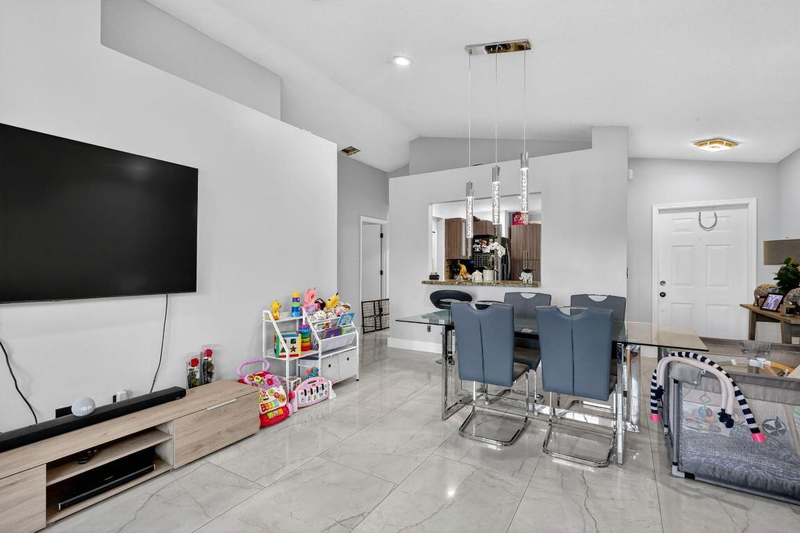 SILVER LAKES PHASE III REPLAT - Residential