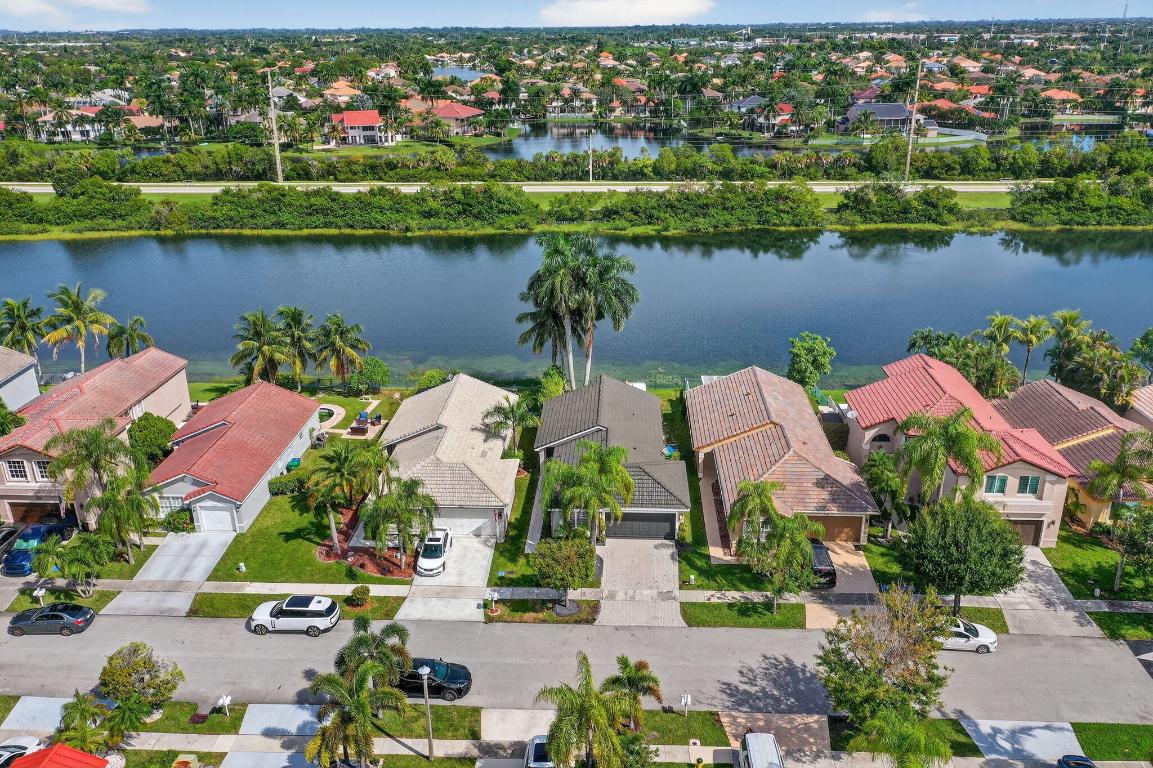 SILVER LAKES PHASE III REPLAT - Residential