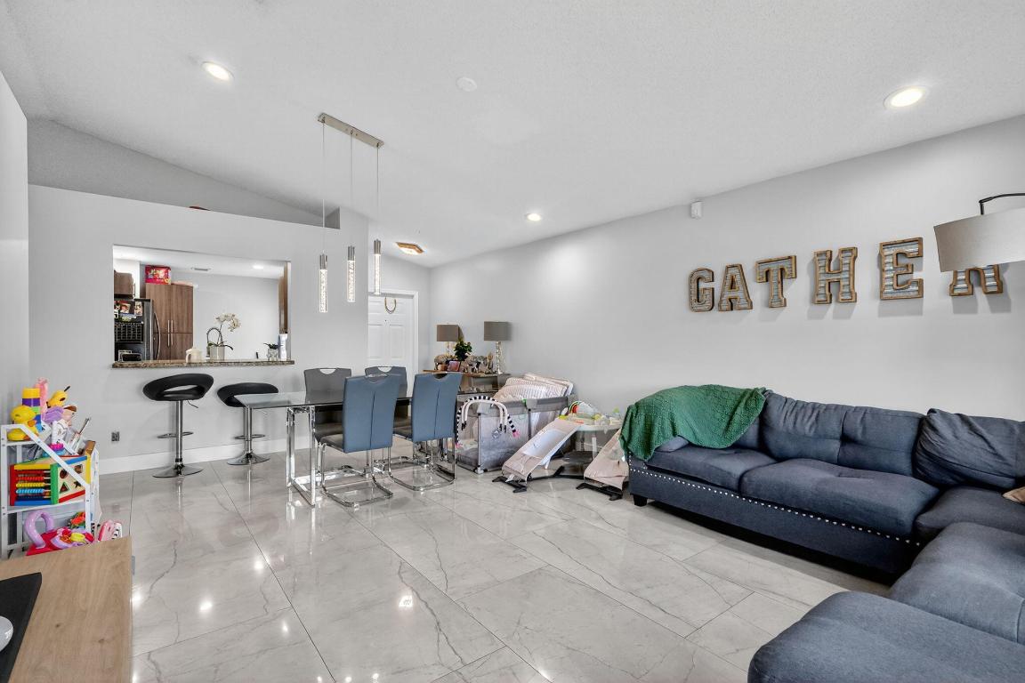 SILVER LAKES PHASE III REPLAT - Residential