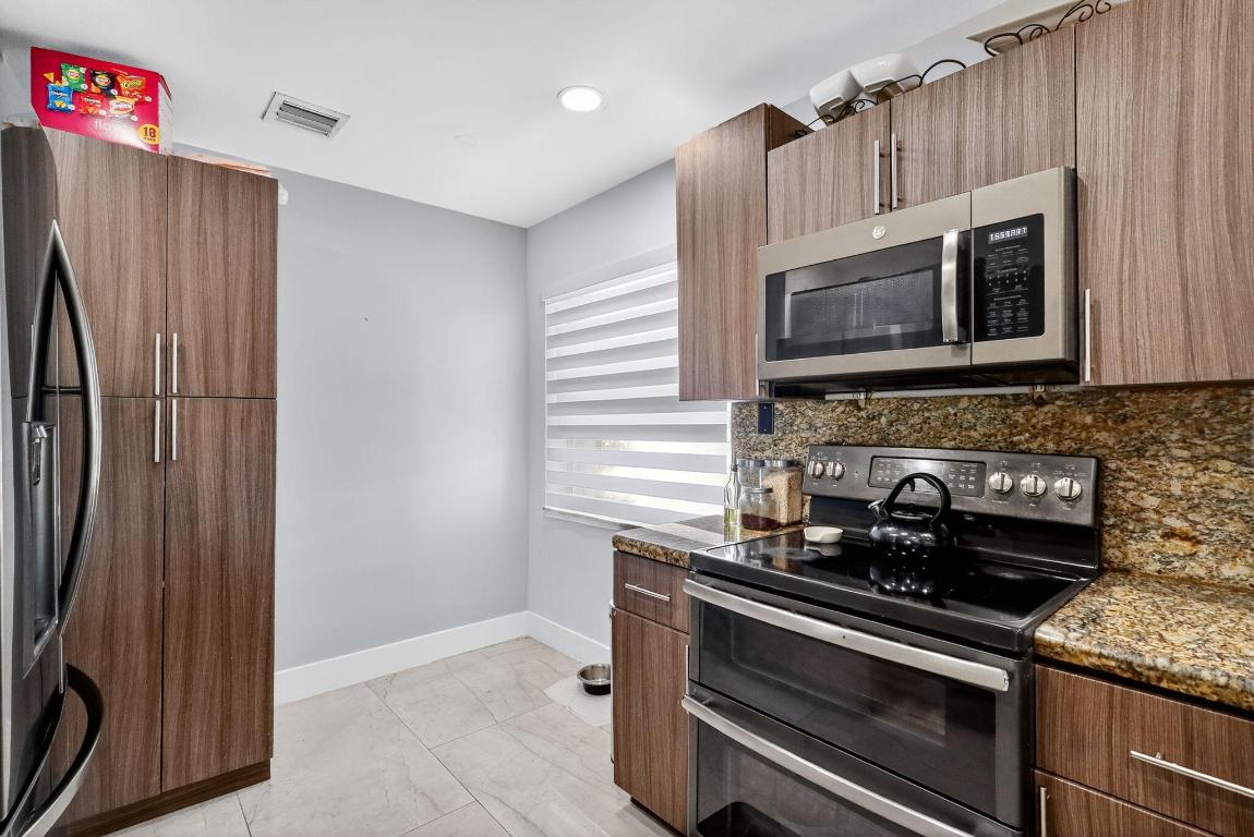 SILVER LAKES PHASE III REPLAT - Residential