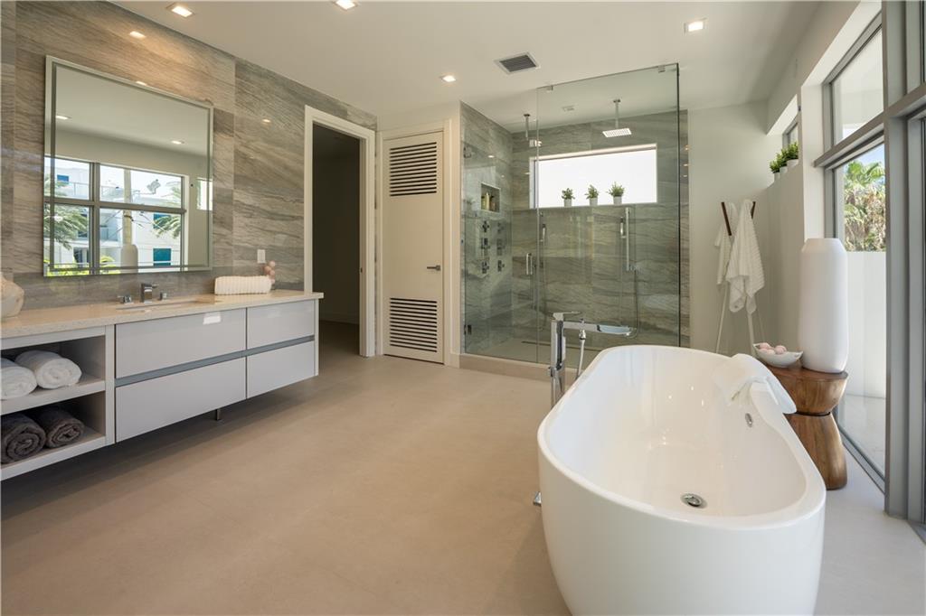 LAUDERDALE BEACH - Residential