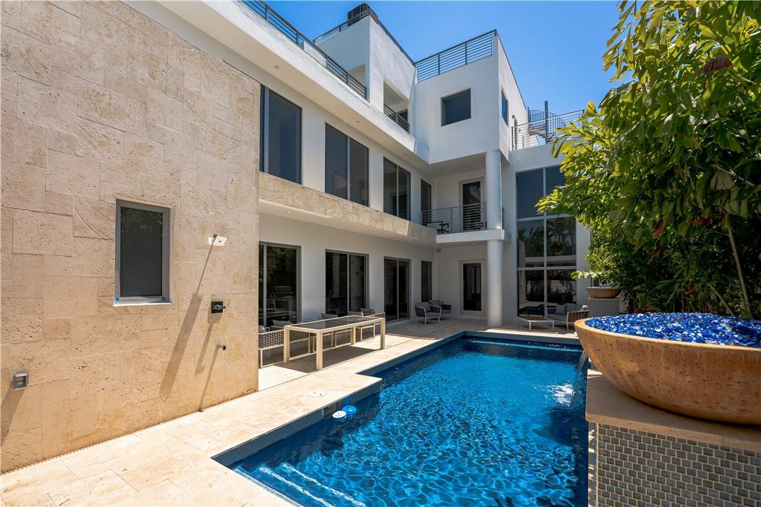 LAUDERDALE BEACH - Residential