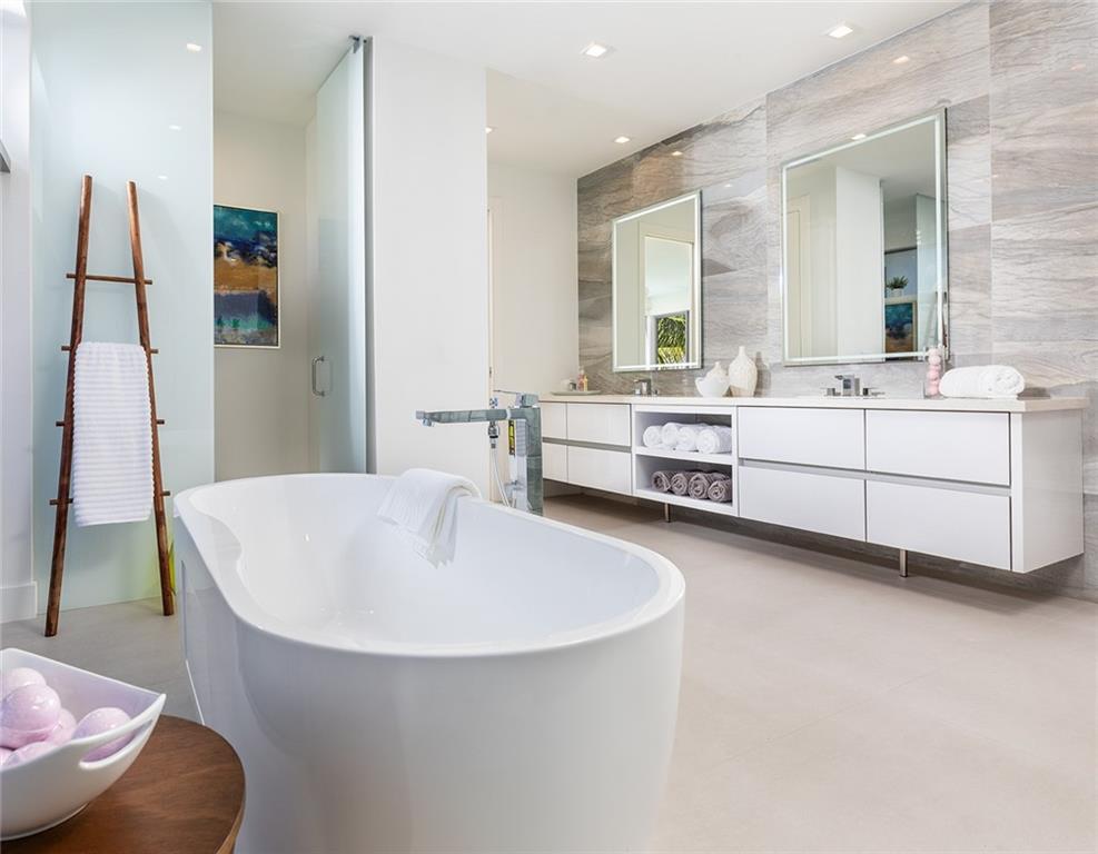 LAUDERDALE BEACH - Residential