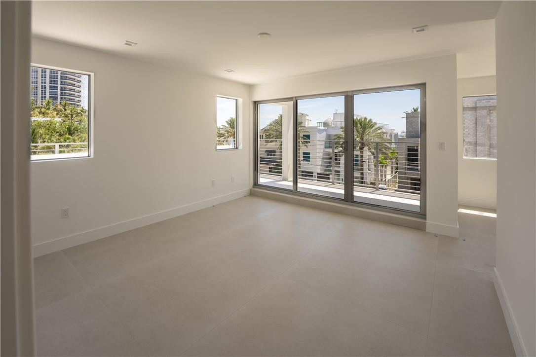 LAUDERDALE BEACH - Residential