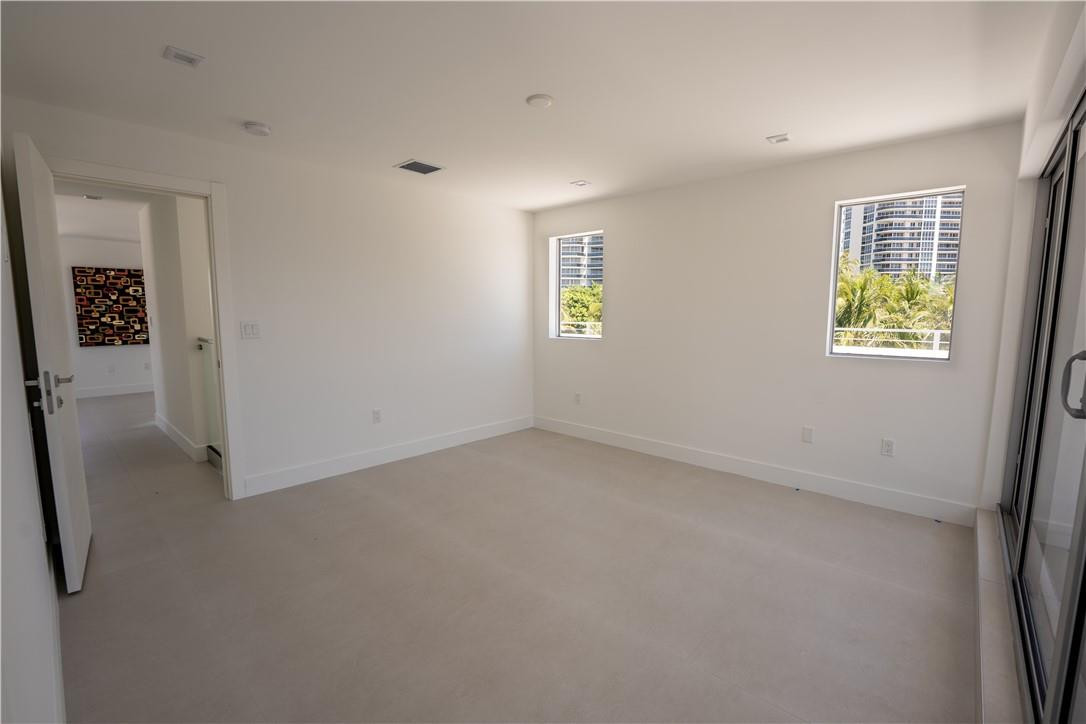 LAUDERDALE BEACH - Residential