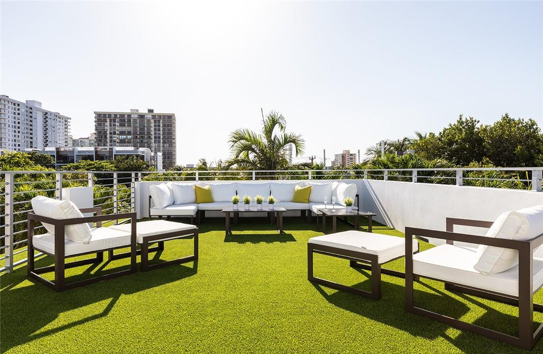 LAUDERDALE BEACH - Residential