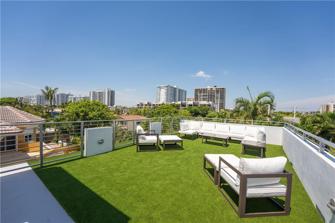 LAUDERDALE BEACH - Residential