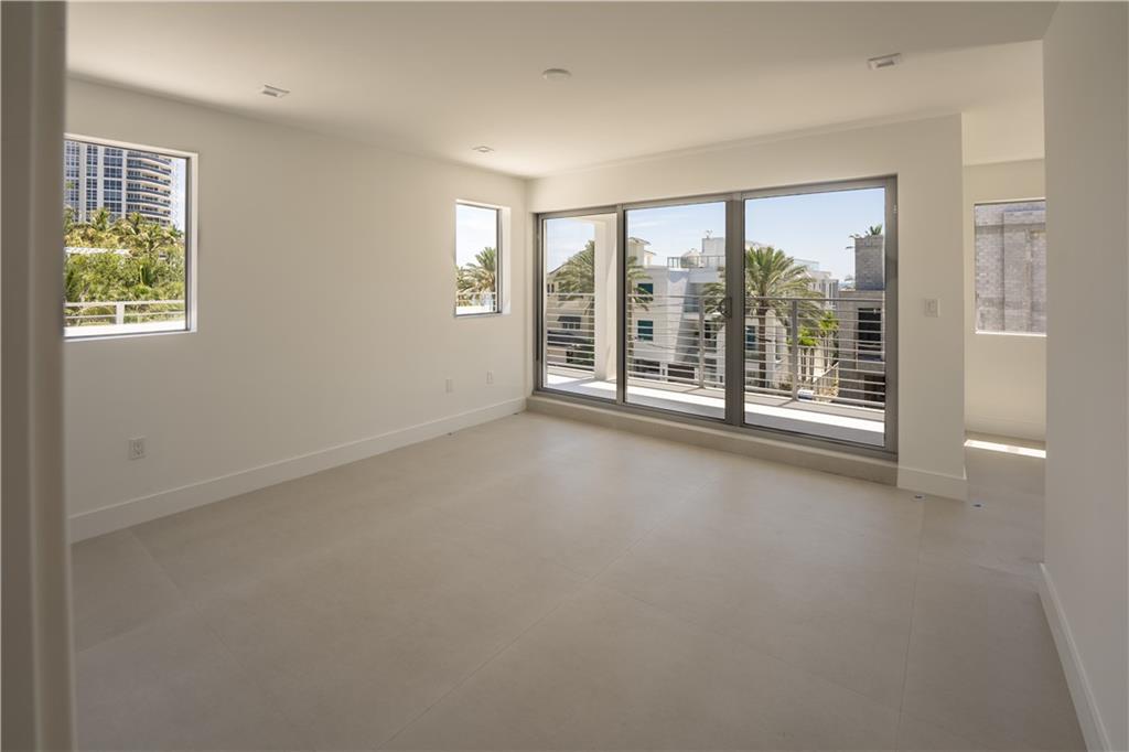 LAUDERDALE BEACH - Residential