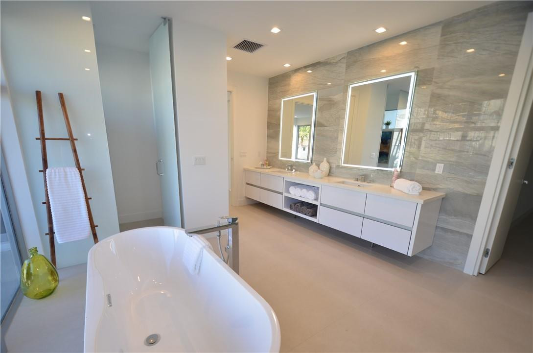 LAUDERDALE BEACH - Residential