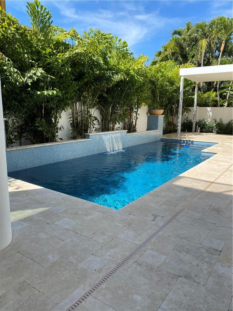 LAUDERDALE BEACH - Residential