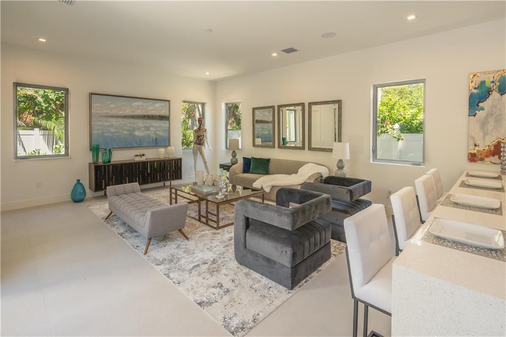 LAUDERDALE BEACH - Residential