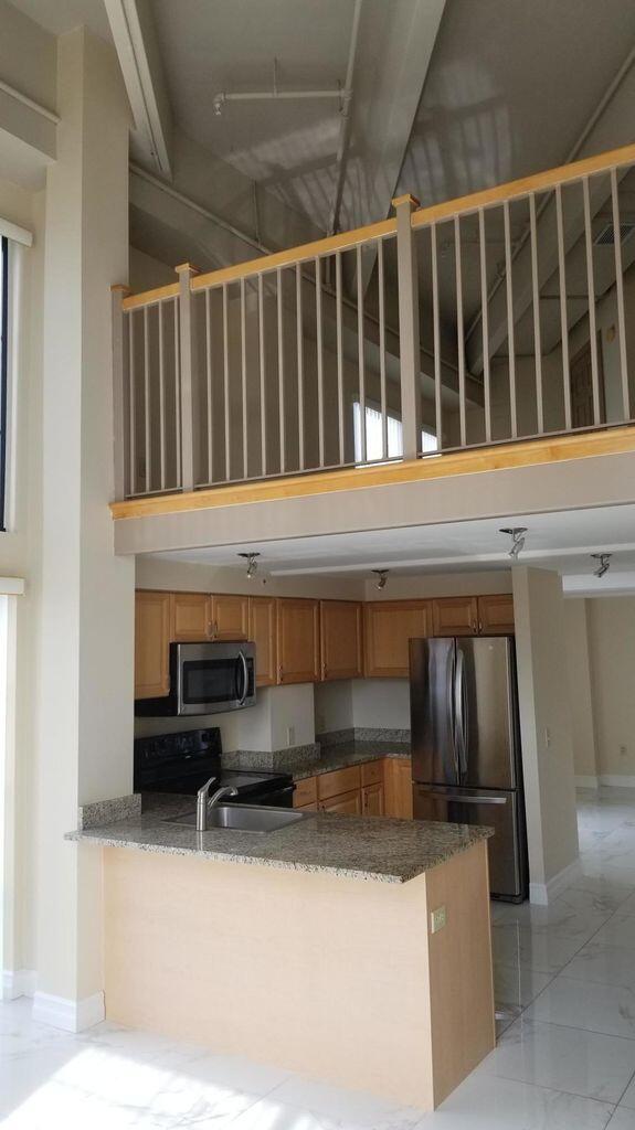 101 LOFTS CONDOMINIUM - Residential