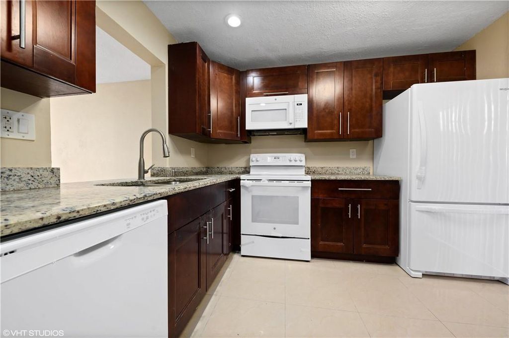 Photo of 10293 NW 33 St #3-1, Coral Springs, FL 33065 (MLS # F10511942)