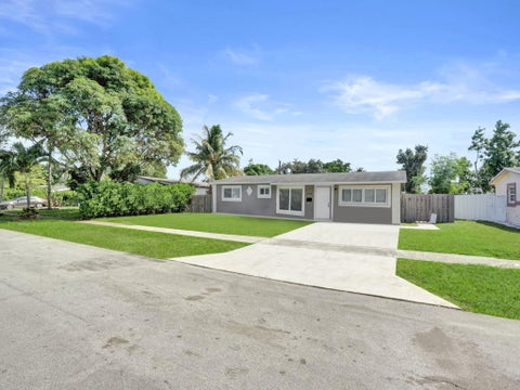 Photo of 6230 NW 18TH Court, Sunrise, FL 33313 (MLS # B26087339)