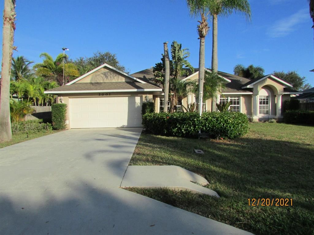 Photo of 2001 NE Steven Avenue, Jensen Beach, FL 34957 (MLS # R10766206)
