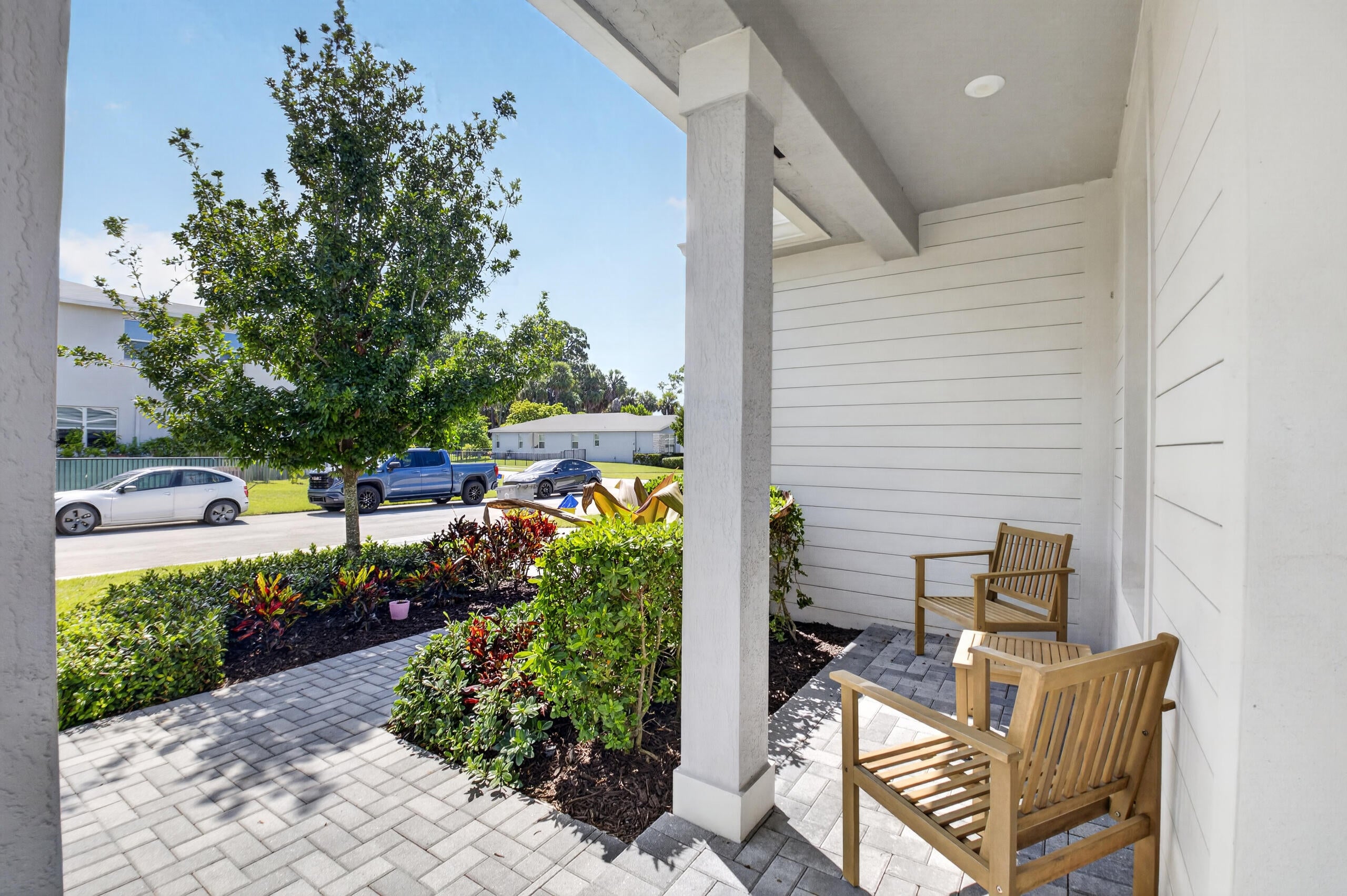 6710 POINTE OF WOODS Drive