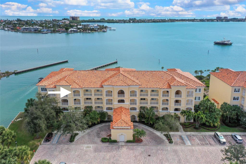 Photo of 20 Harbour Isle Drive #Ph02, Hutchinson Island, FL 34949 (MLS # F10543847)