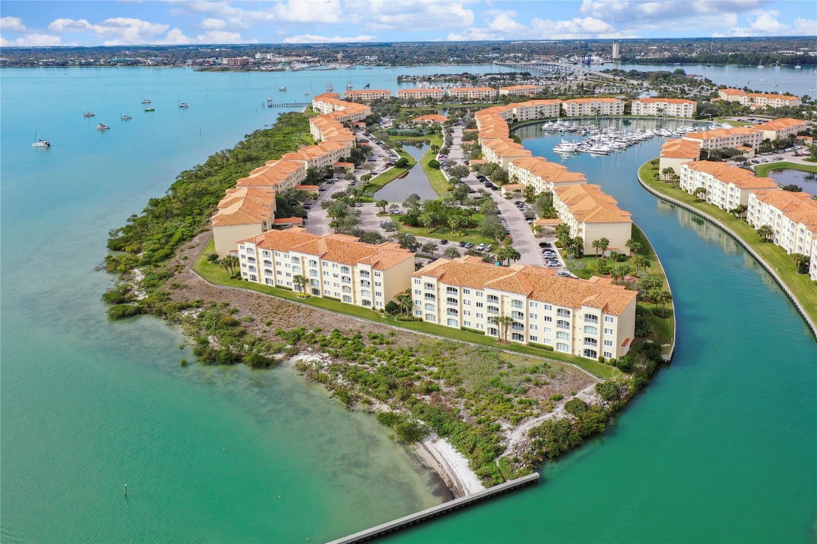 Harbour Isle West - Residential