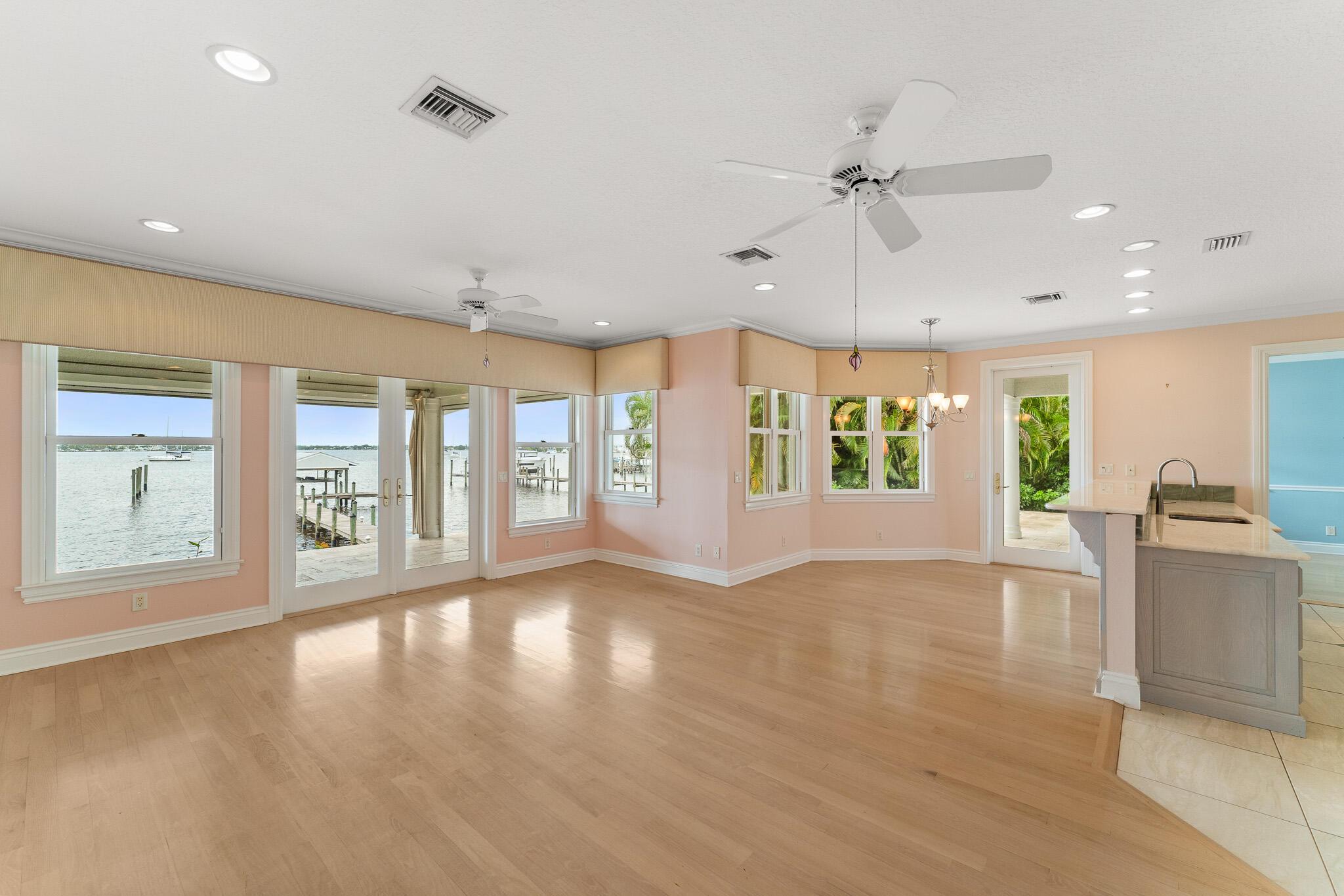 700 SW St Lucie Crescent
