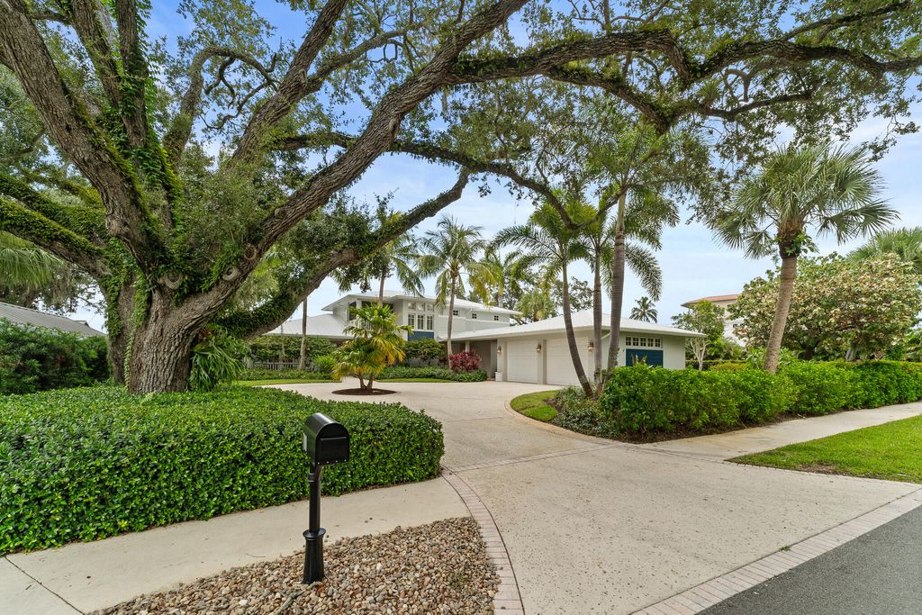 Photo of 700 SW St Lucie Crescent, Stuart, FL 34994 (MLS # R11110399)