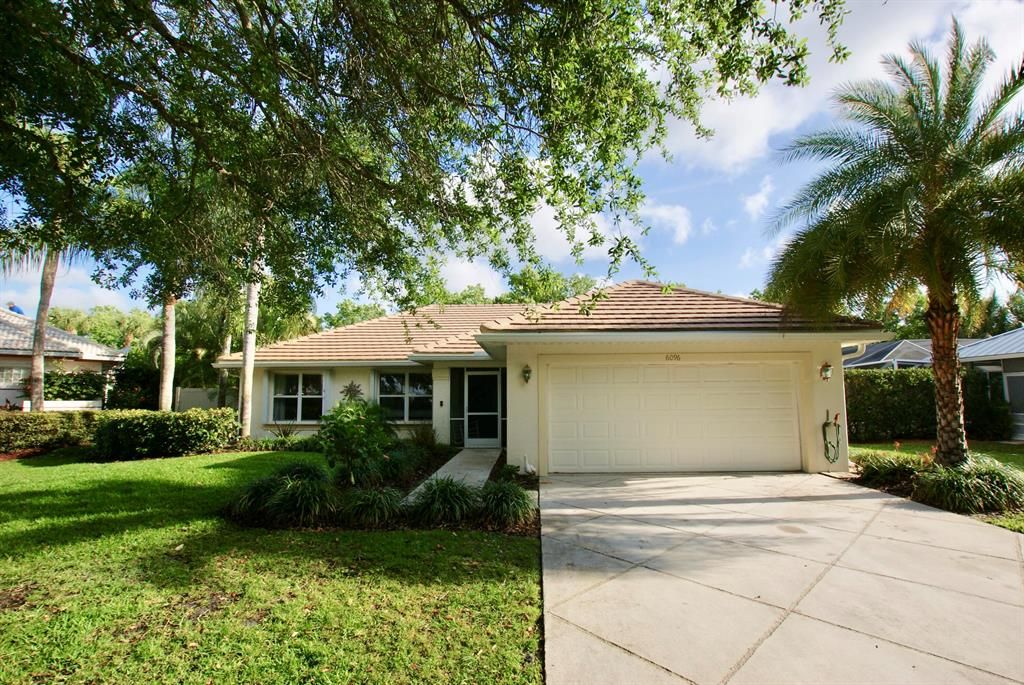 Photo of 6096 Winding Lake Drive, Jupiter, FL 33458 (MLS # R10702875)