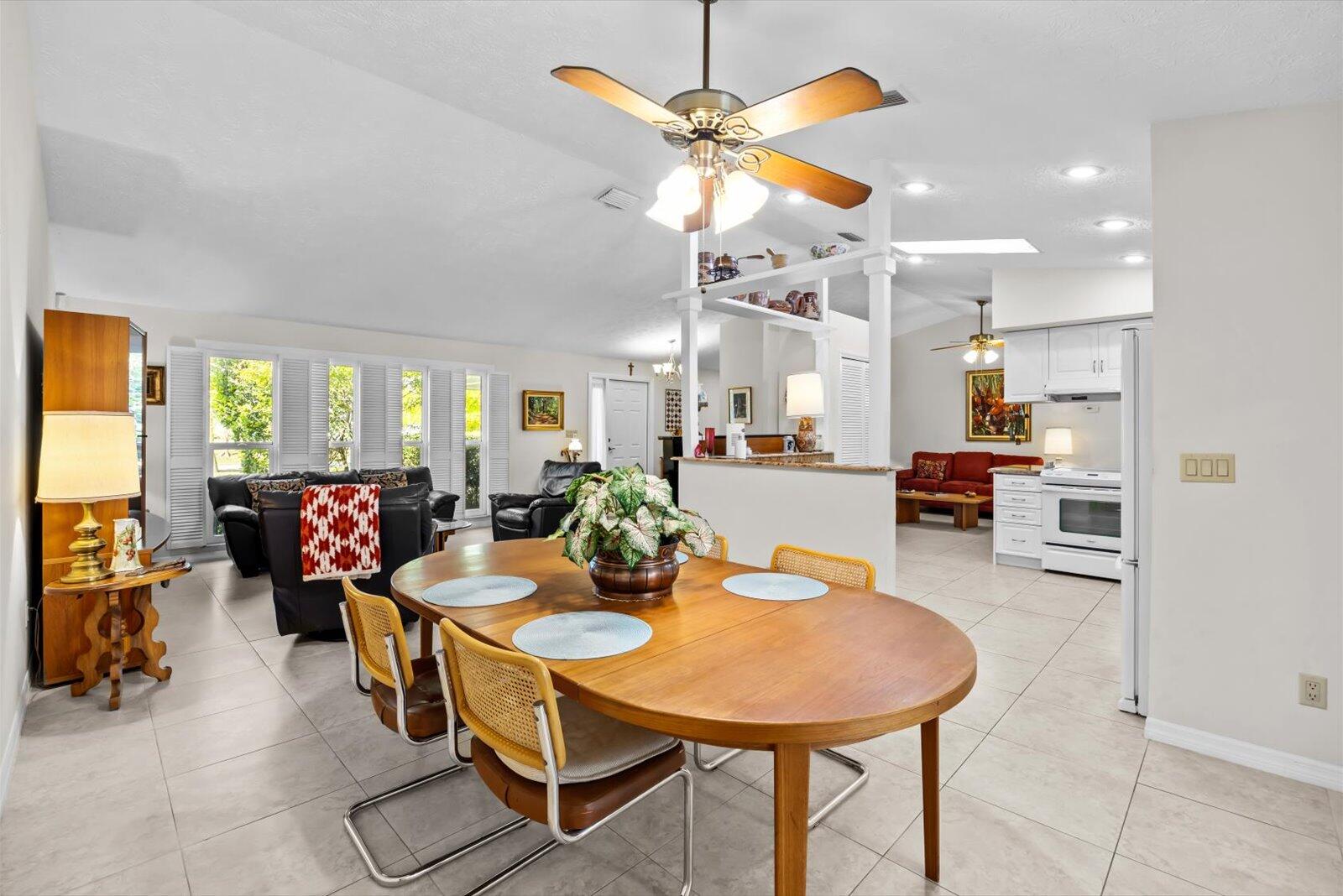 Pinecrest Lakes - Residential