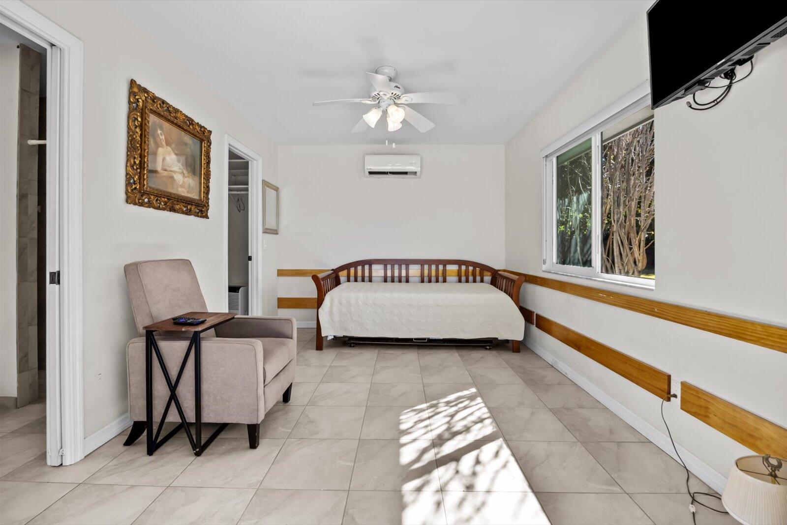 Pinecrest Lakes - Residential