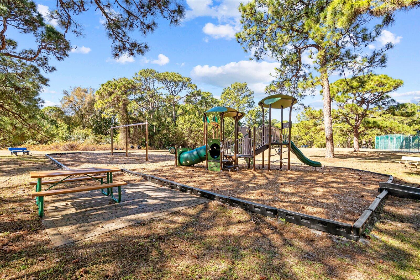 Pinecrest Lakes - Residential