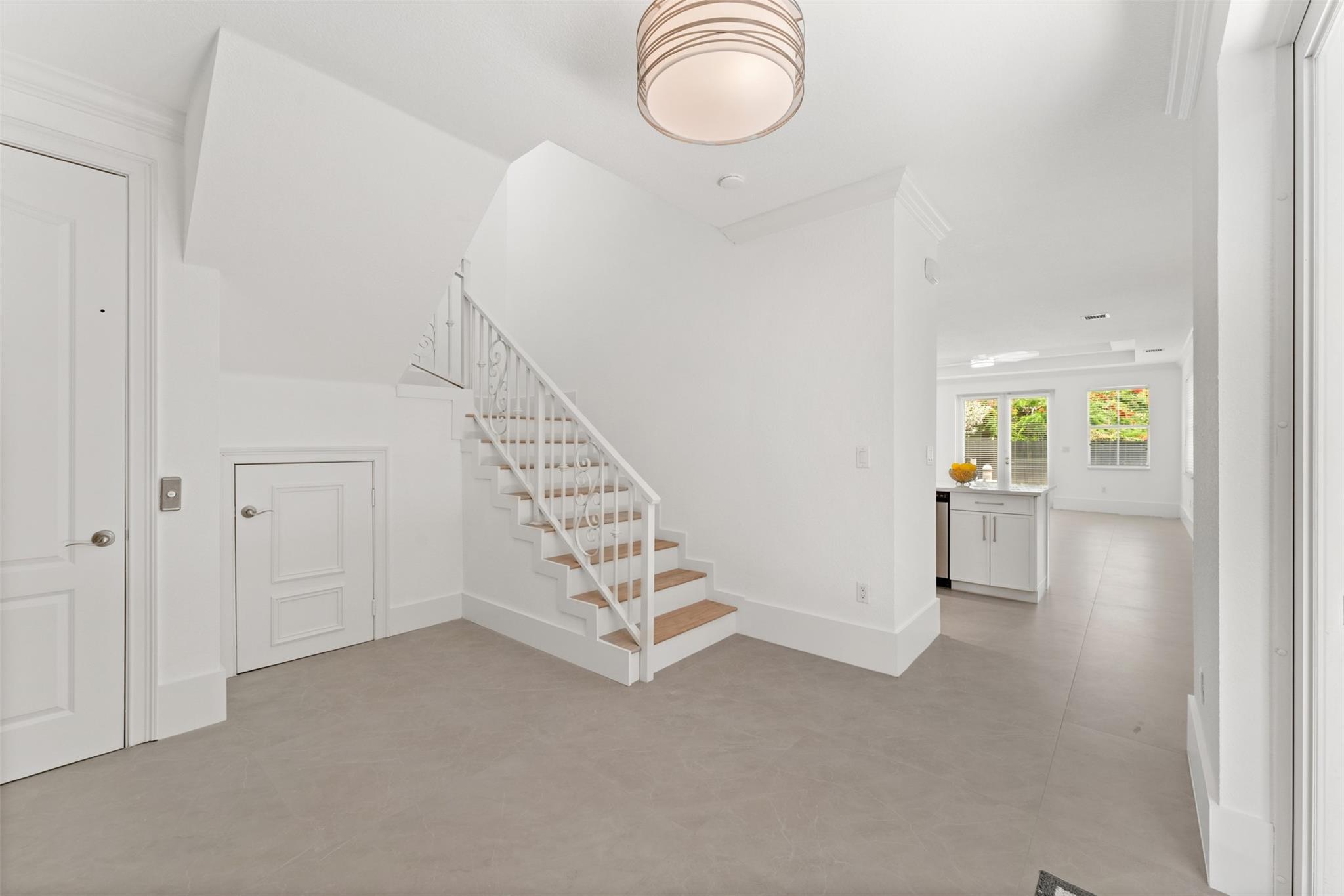 610 SW 10th St 610