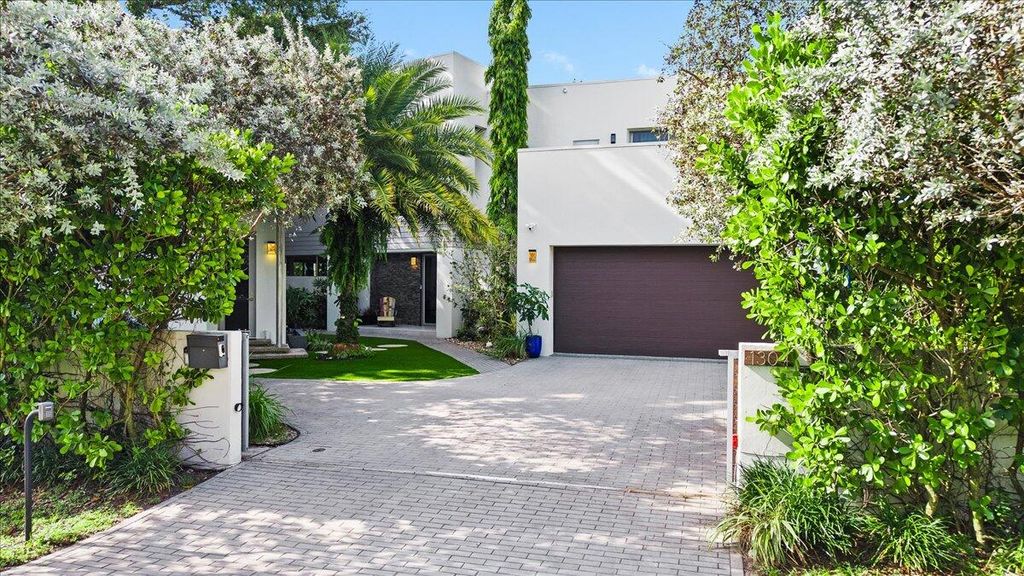 Photo of 1304 SW 9th Street, Fort Lauderdale, FL 33312 (MLS # B26051871)