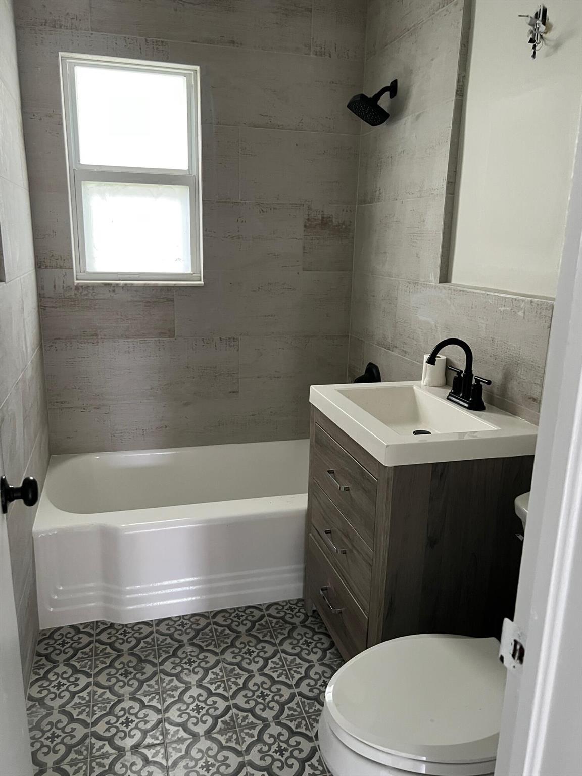 MANTYHARJU LANTANA - Residential Lease