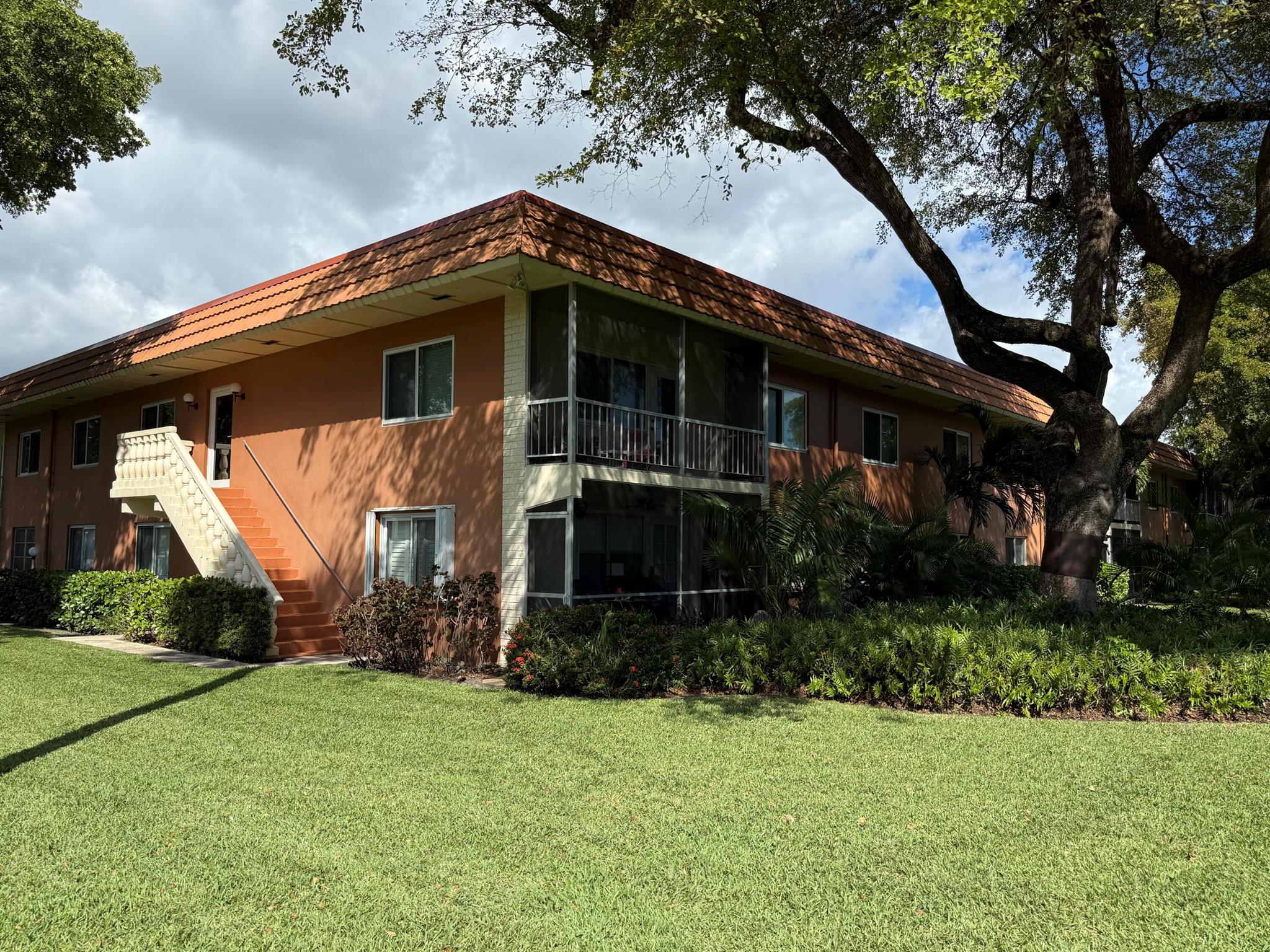 MANOR GROVE VILLAGE - Residential