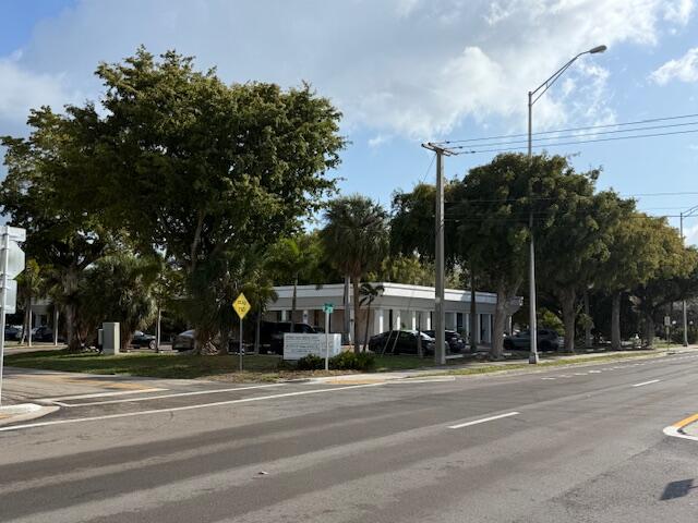 2701 NE 14th St Street