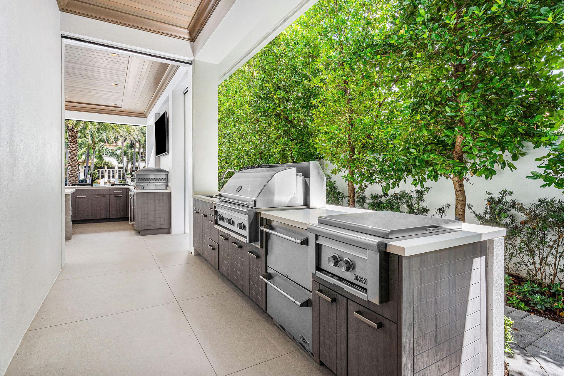 ROYAL PALM YACHT & COUNTR - Residential