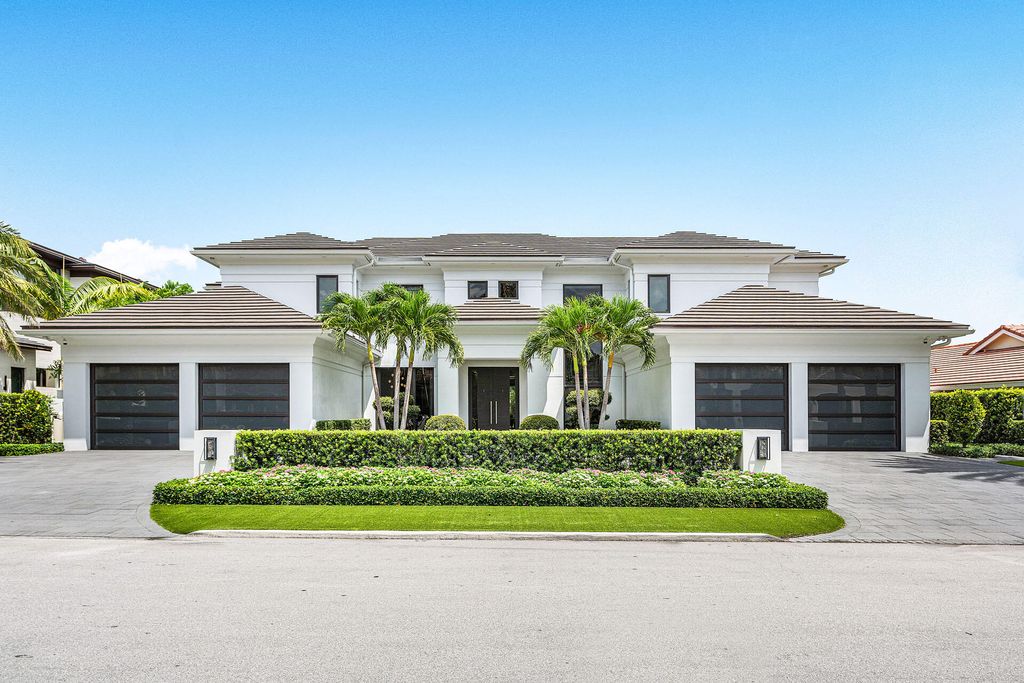 Photo of 215 W Coconut Palm Road, Boca Raton, FL 33432 (MLS # R11140354)