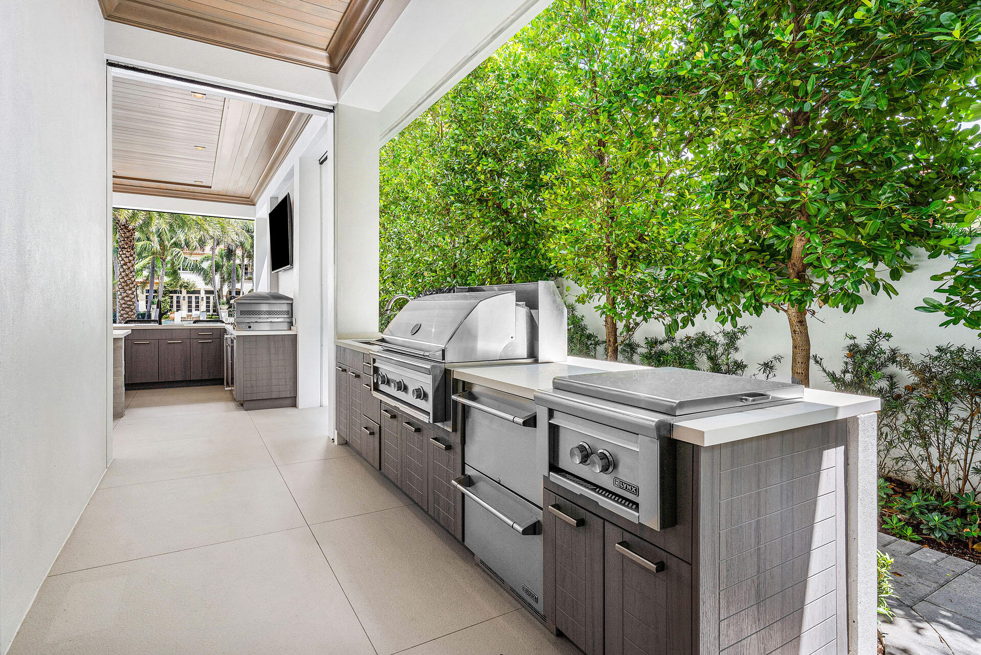 ROYAL PALM YACHT & COUNTR - Residential