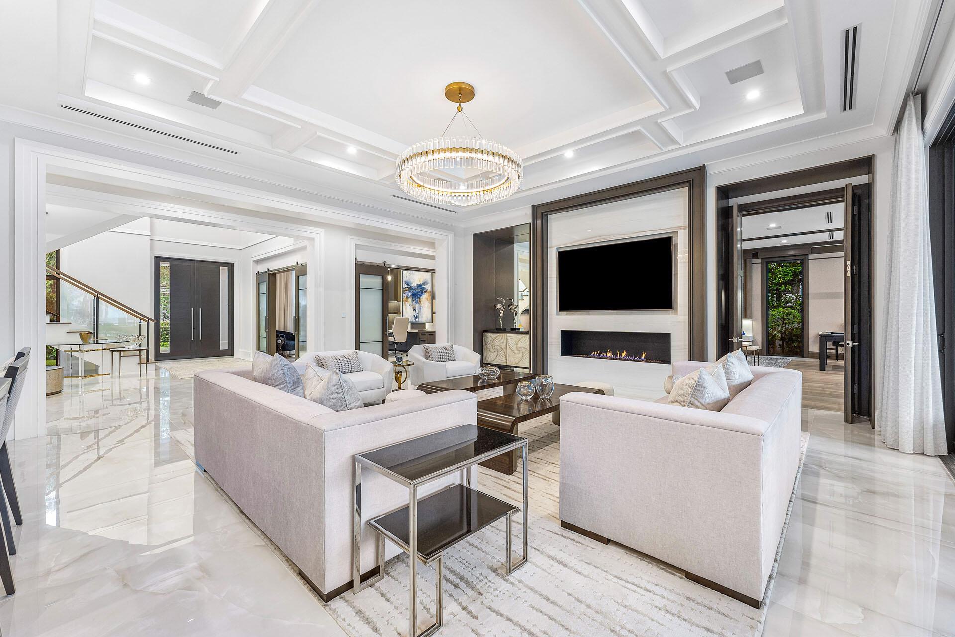 ROYAL PALM YACHT & COUNTR - Residential