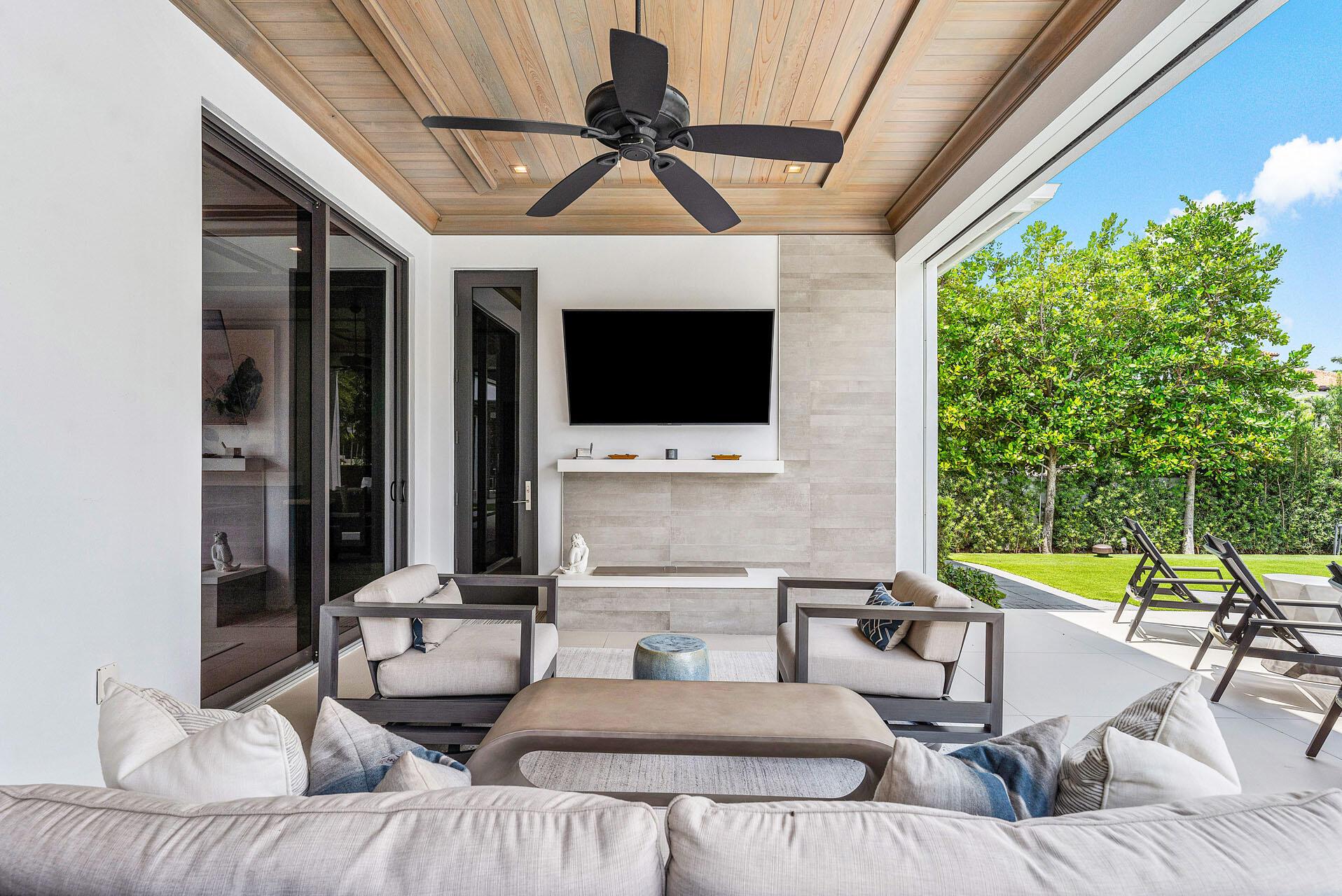 ROYAL PALM YACHT & COUNTR - Residential