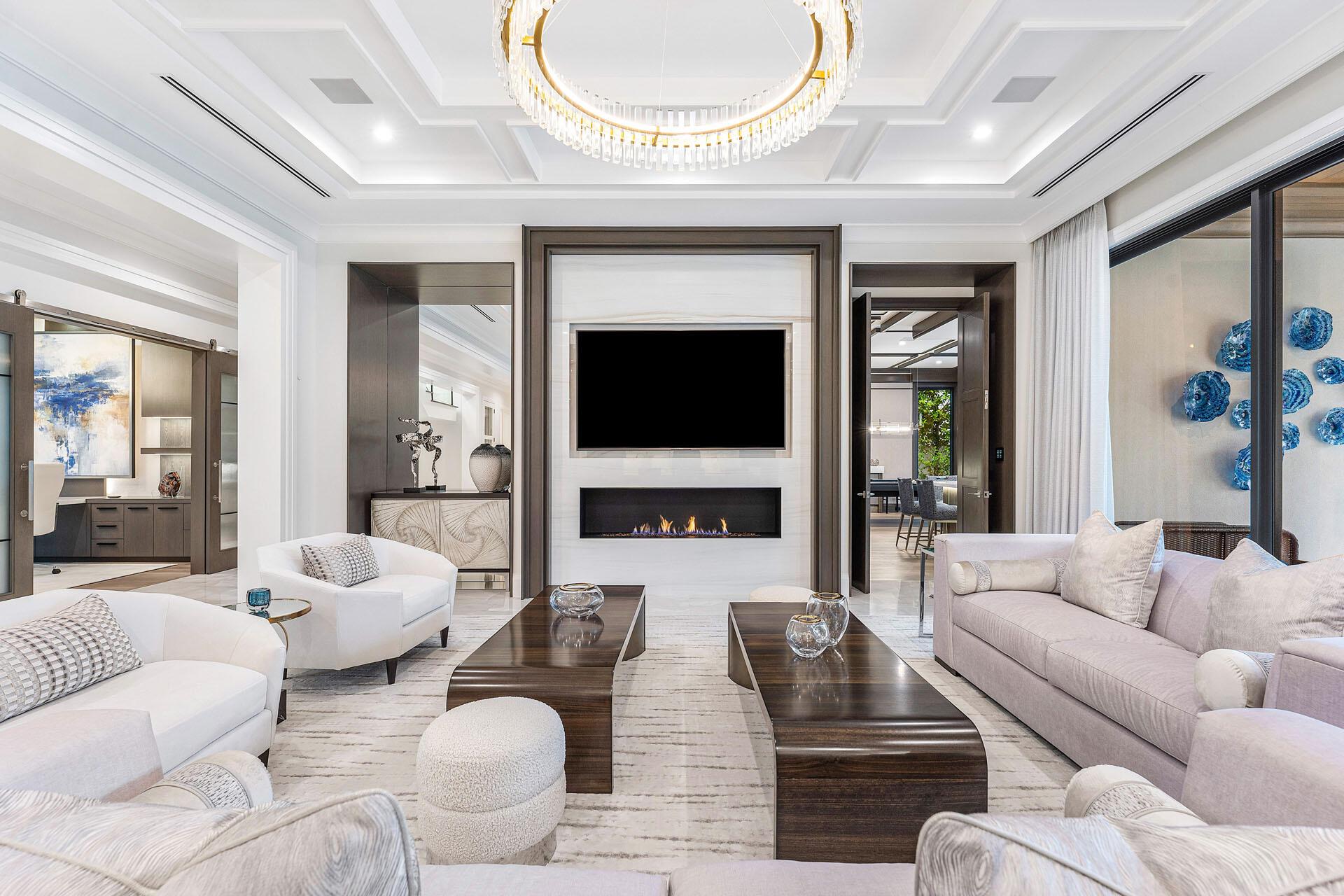 ROYAL PALM YACHT & COUNTR - Residential