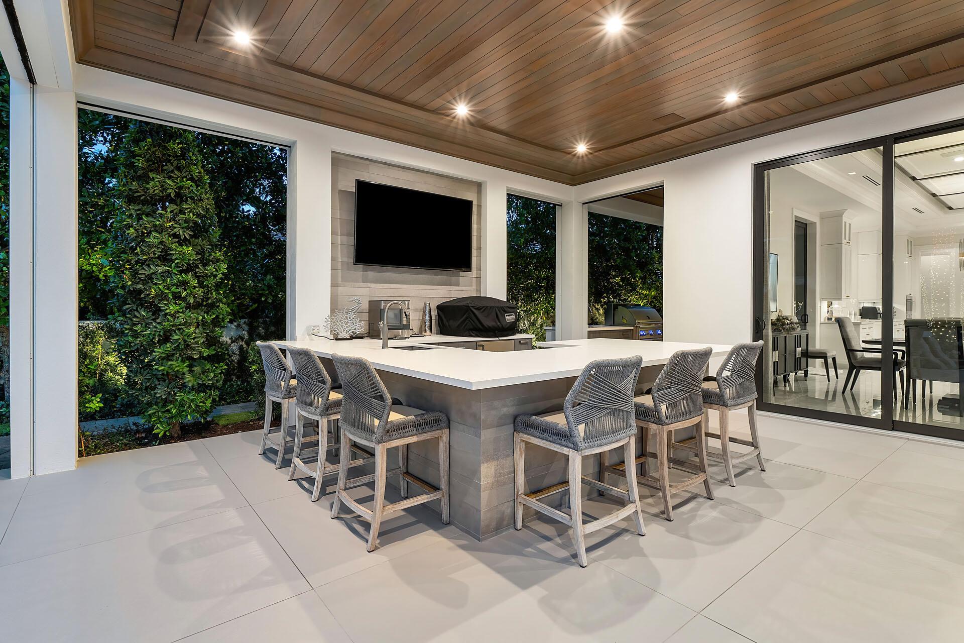 ROYAL PALM YACHT & COUNTR - Residential