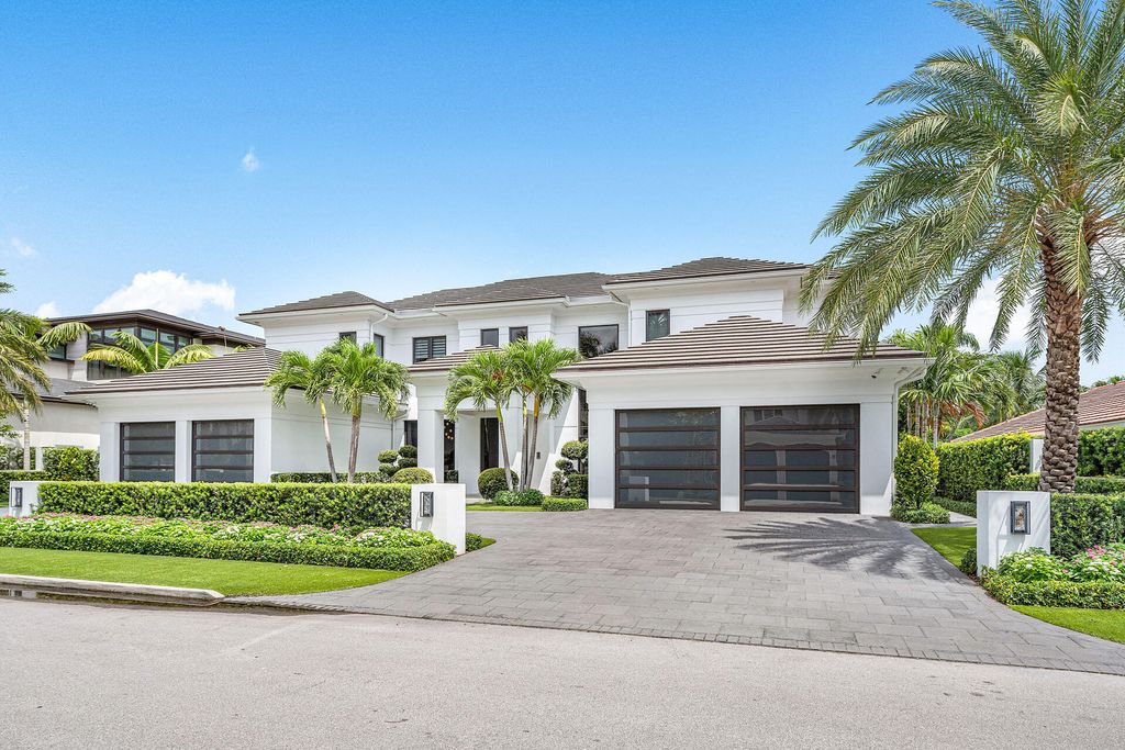 Photo of 215 W Coconut Palm Road, Boca Raton, FL 33432 (MLS # R11140354)