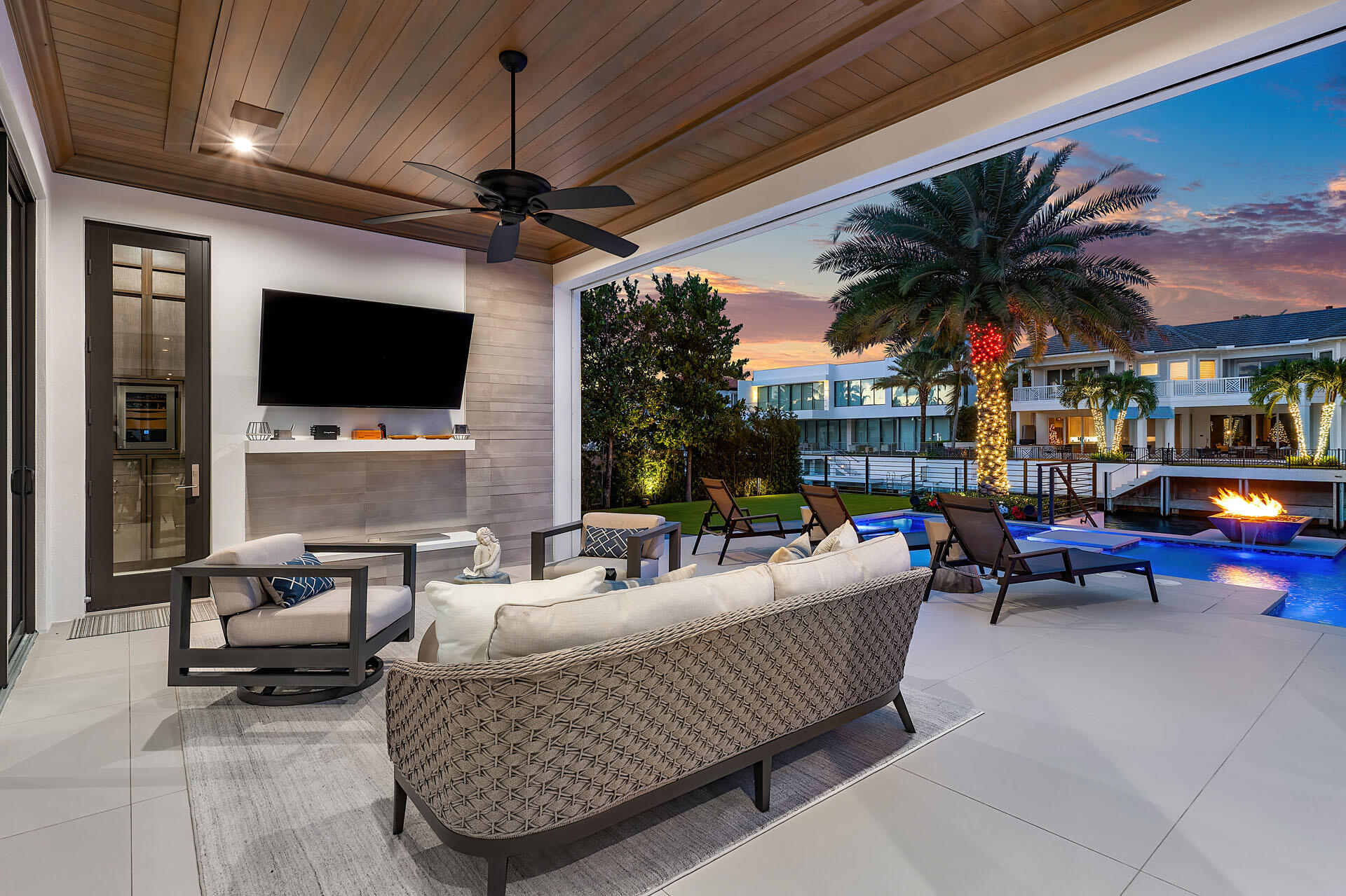 ROYAL PALM YACHT & COUNTR - Residential