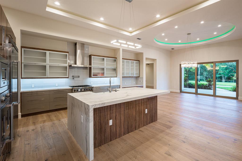 HORSESHOE ACRES - Residential