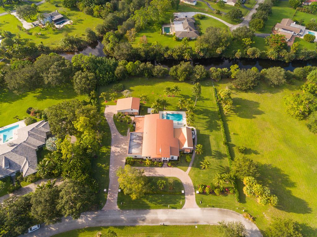 HORSESHOE ACRES - Residential