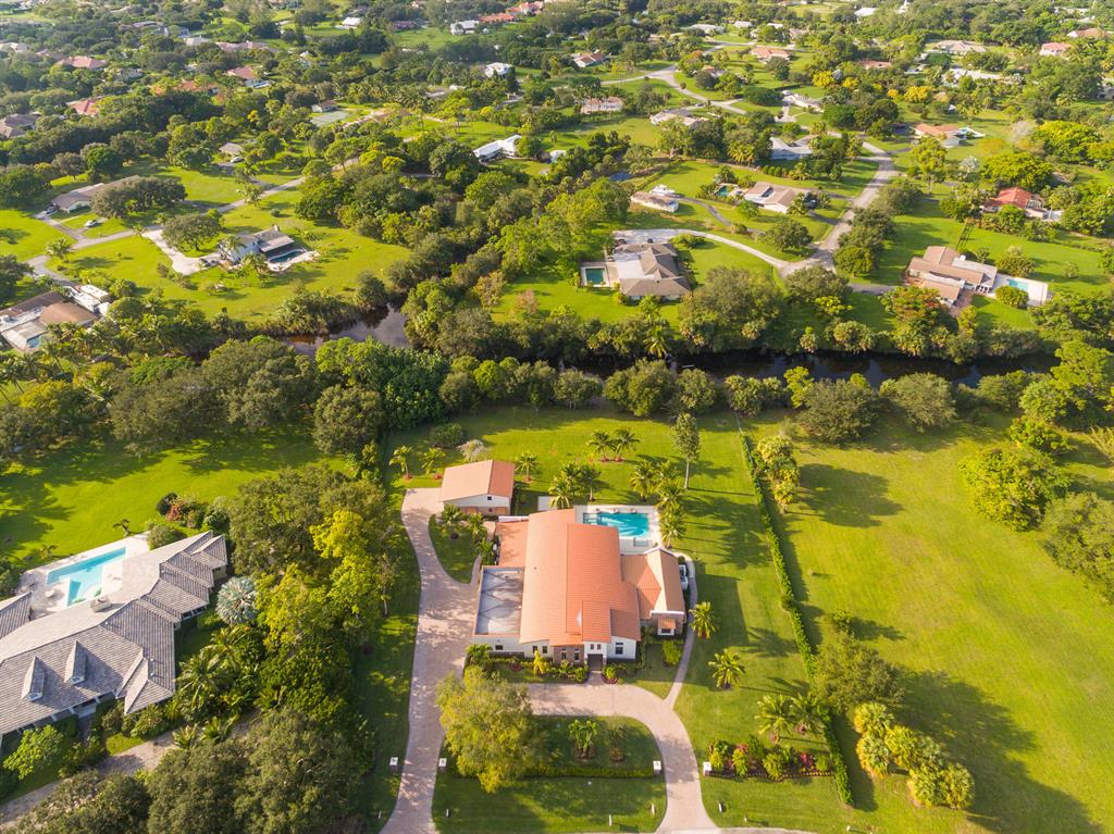 HORSESHOE ACRES - Residential